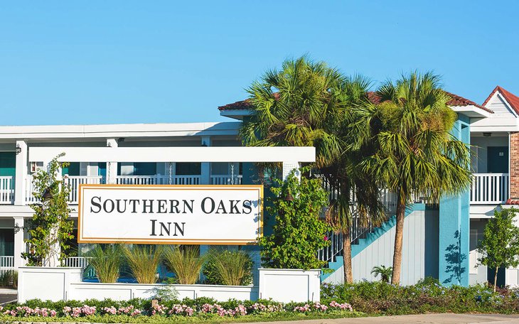 Photo Source: Southern Oaks Inn