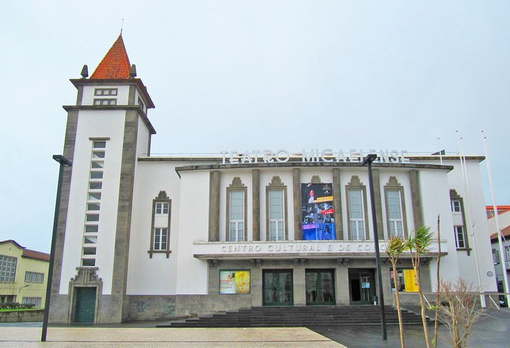 ponta delgada tourist information