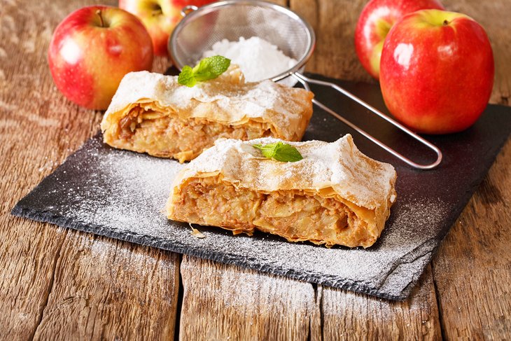 Apple strudel