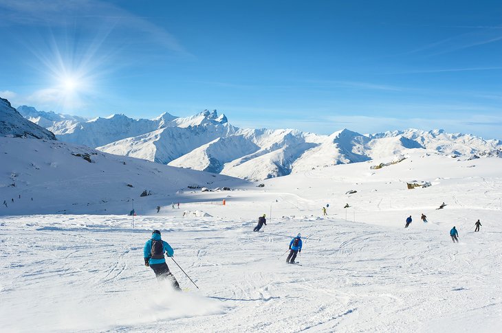 Skiers in Val Thorens