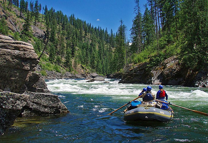9 mejores lugares para hacer rafting en aguas bravas en Idaho
