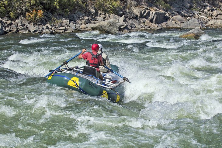 Los 7 mejores ríos para hacer rafting en aguas bravas en Montana