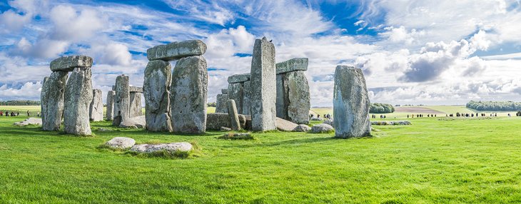 The most iconic tourist attractions in the world 14 Stonehenge