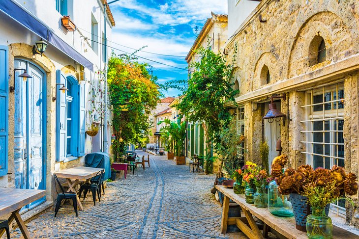 Alaçatı street scene