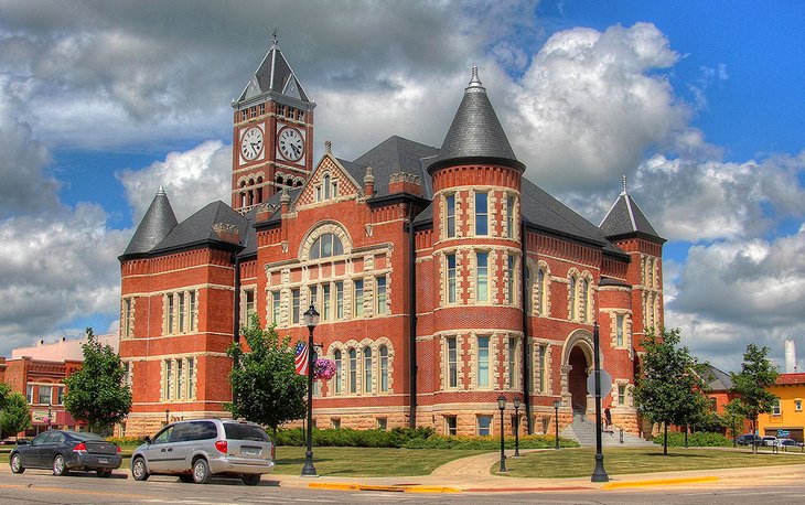 Courthouse in Eldora