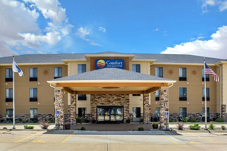 Photo Source: Comfort Inn & Suites Cedar Rapids North - Collins Road