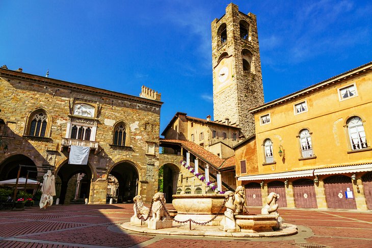 Contarini Fountain on Piazza Vecchia