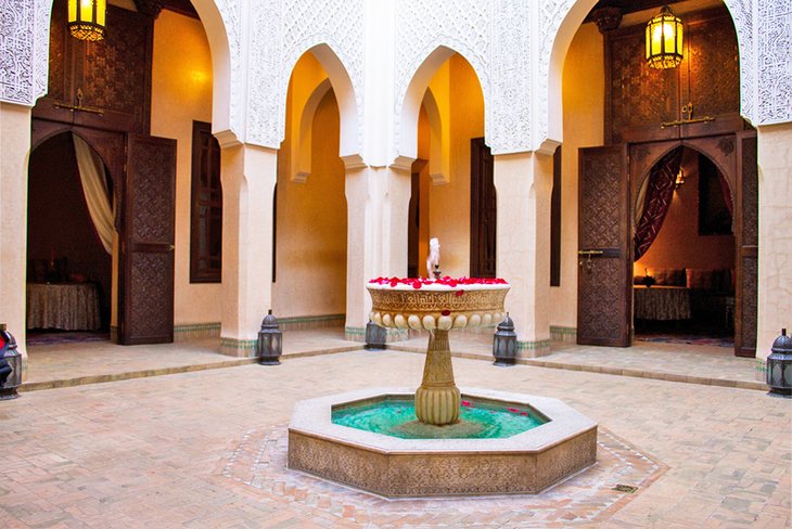 Cour et fontaine à Marrakech