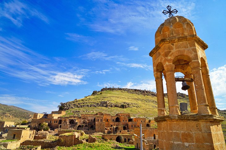 Mardin 136hdr, Mardin (meaning fortresses) is a city in sou…