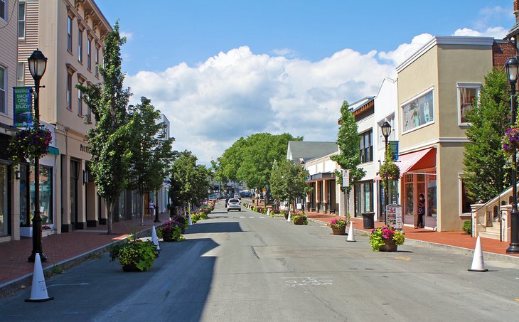 Main St, Westport