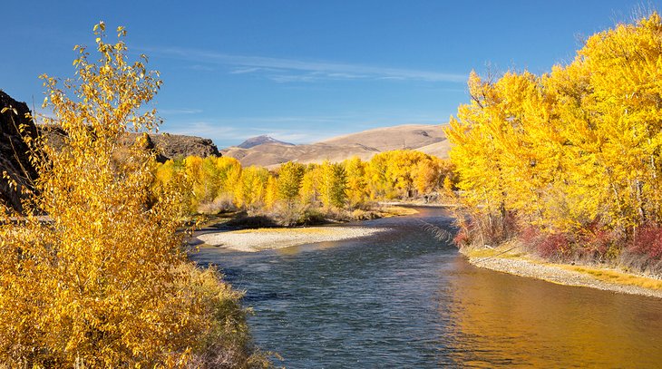 La rivière sans retour à l'automne