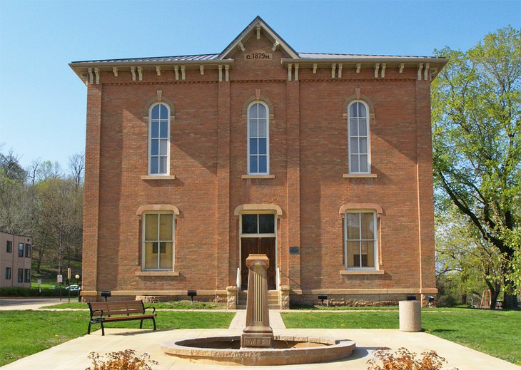 Henderson Community Building