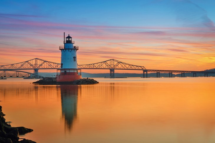 Tarrytown Lighthouse at sunset