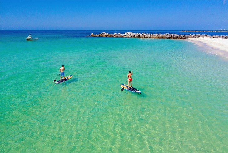 Paddleboarders at Shell Island