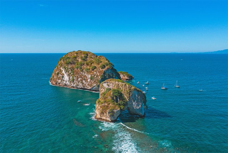 Los Arcos, a popular diving spot in the Bay of Banderas