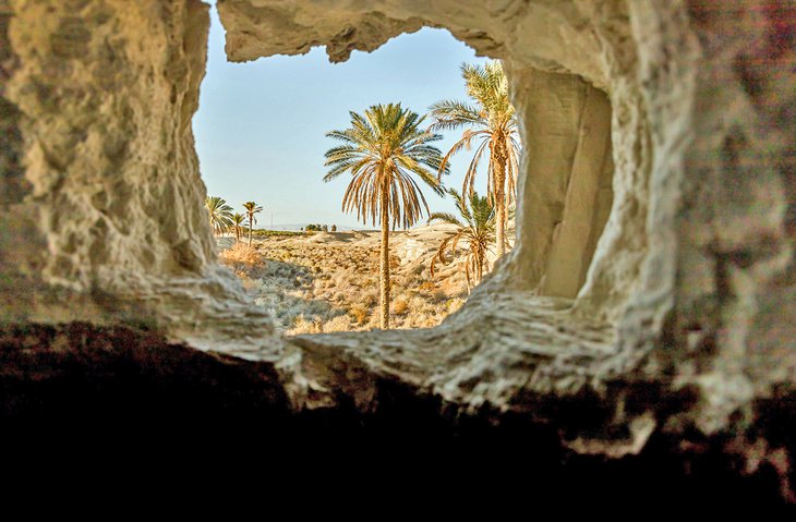 Hermit cells near Deir Hijleh