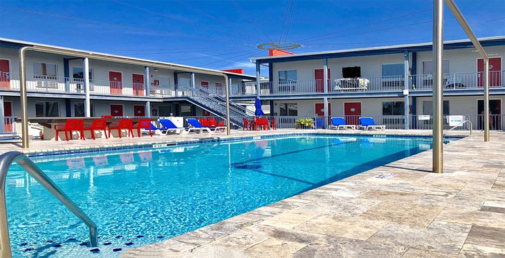 Photo Source: Sea & Breeze Beach Hotel