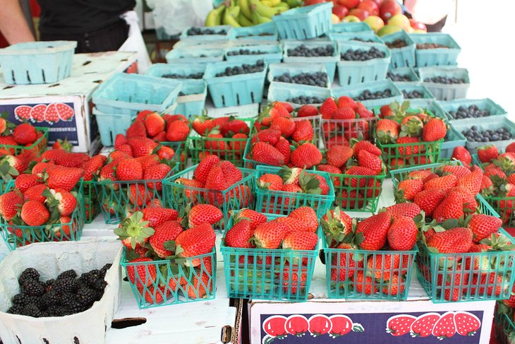 Fresh berries for sale at the farmers market