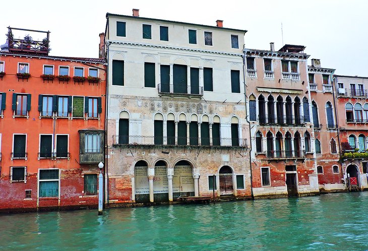 Let's Visit Must-See Destinations Along The Grand Canal In Venice - Ca' da Mosto