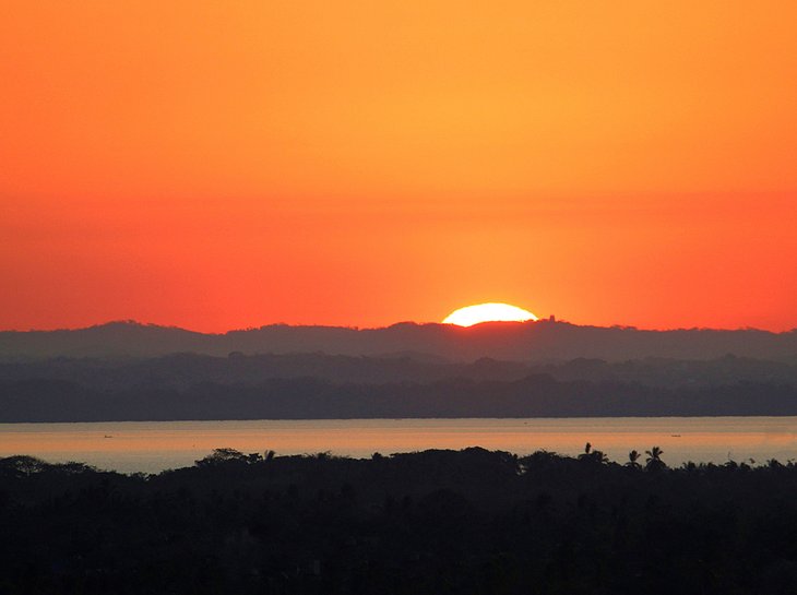 Sunrise over Laguna de Tres Palos