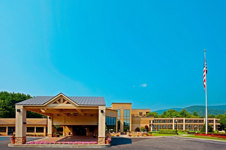 The Holiday Inn Resort Lake George