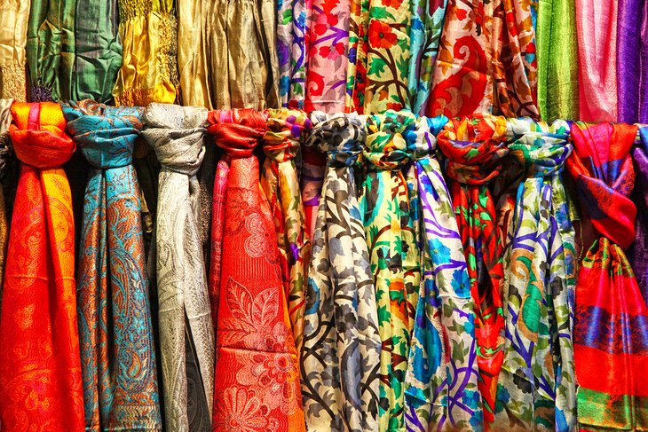Affichage foulard en soie
