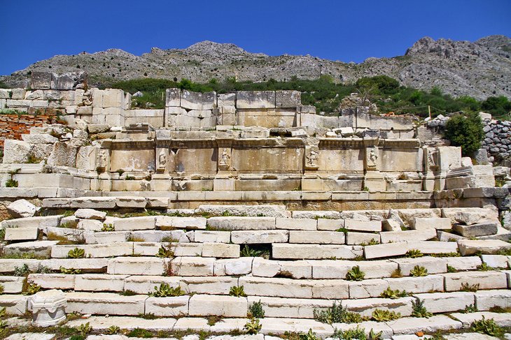 The Hadrianic Nymphaeum in Lower Agora