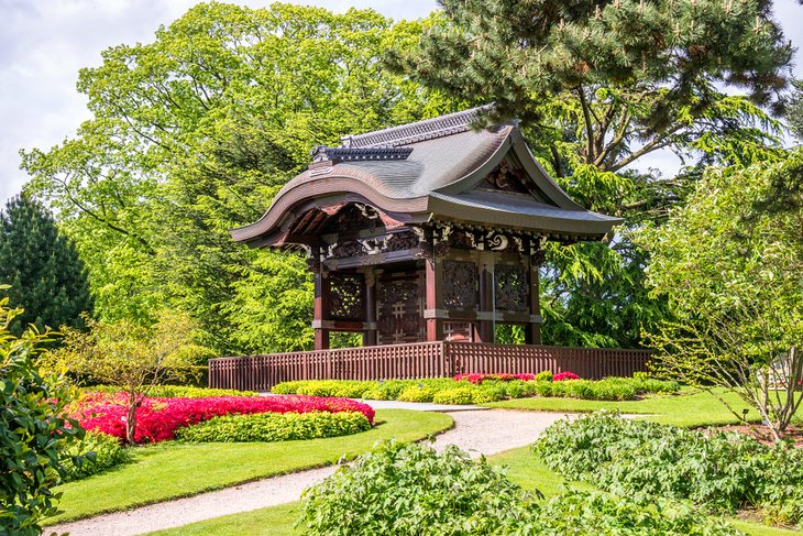 Chokushi-Mon in Kew Gardens