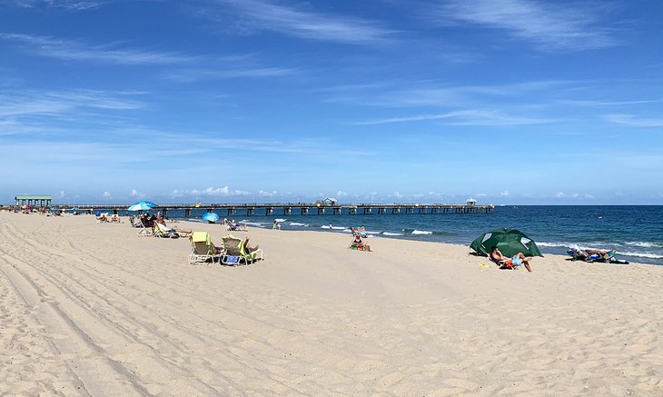 The beach and Anglin's Fishing Pier