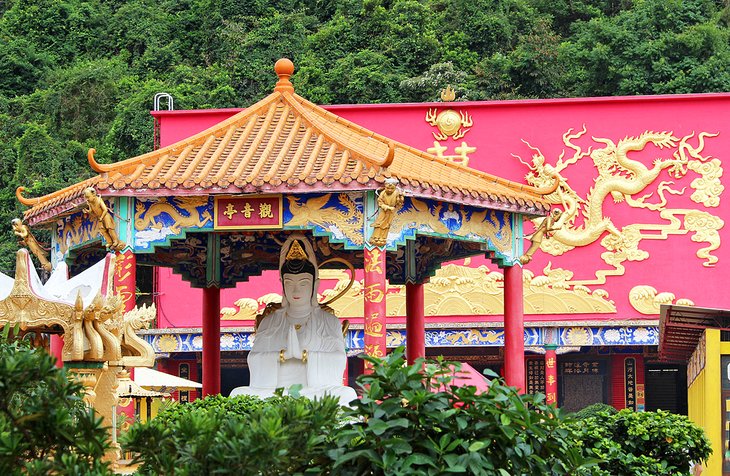 Ten Thousand Buddhas Monastery