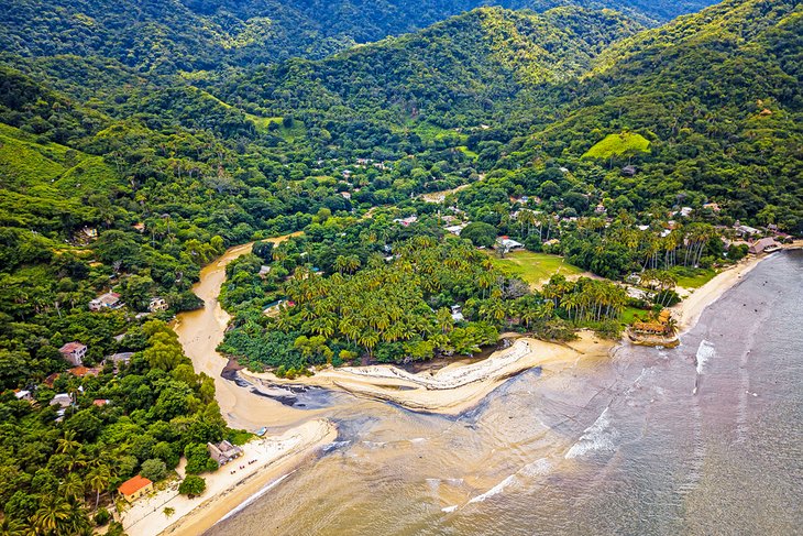 Vue aérienne de Playa Quimixto