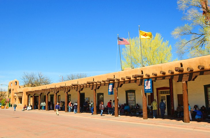 Palace of the Governors in Santa Fe Plaza