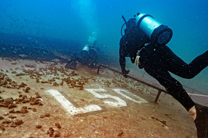 Divers on the Ex-HMAS Tobruk