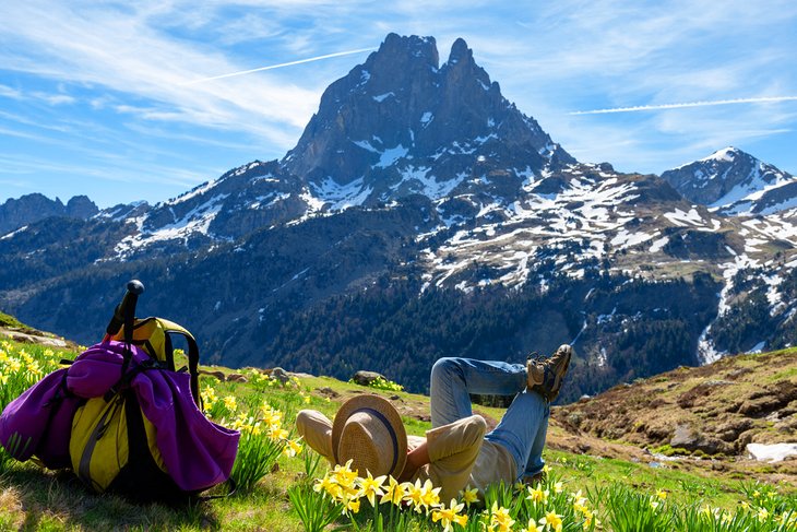Hiker resting in the Béarn Mountains