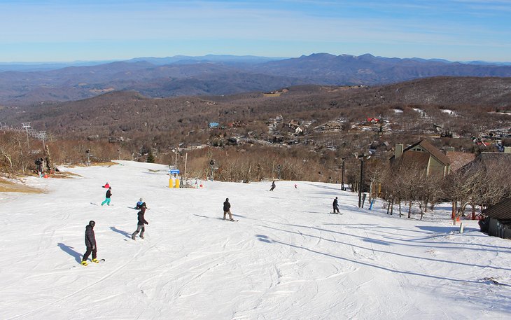 Skiing and boarding at Beech Mountain Ski Resort