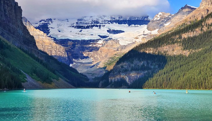 Canoes and paddleboards on Lake Louise