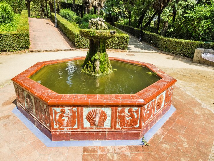 Fountain in Laribal Gardens