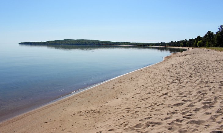 Beach at Pancake Bay Provincial Park on a calm day