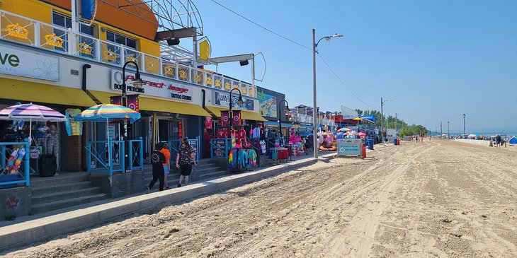 Beachfront stores in Wasaga Beach