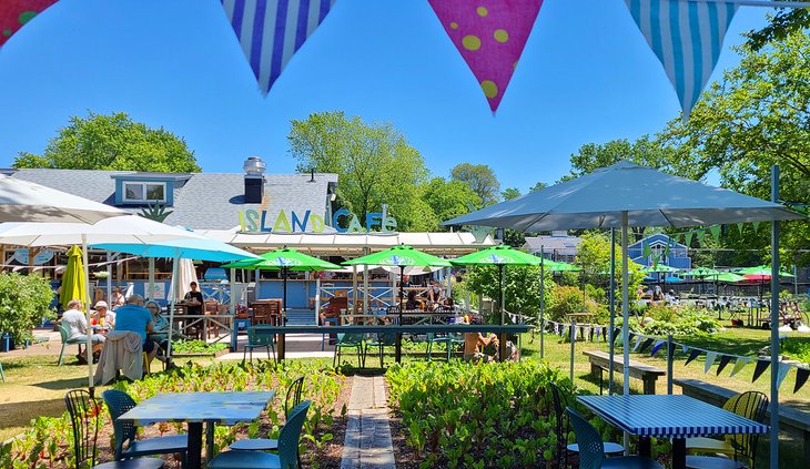 Outdoor dining at Island Café