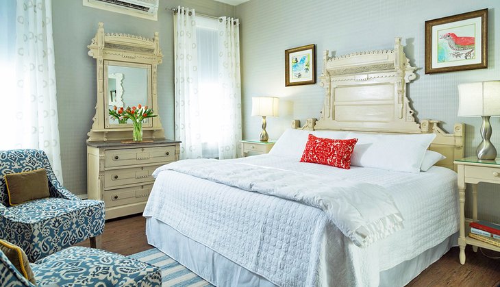 Photo Source: Carroll Villa Hotel
