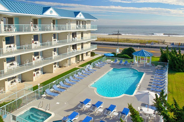 Photo Source: Sea Crest Inn