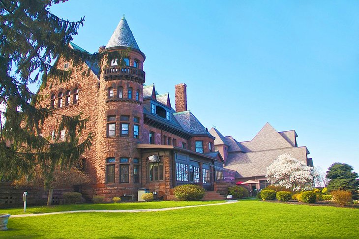 Photo Source: Belhurst Castle
