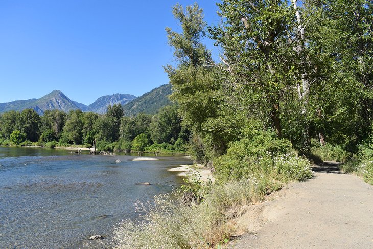 Wenatchee River along the Waterfront Park Trail
