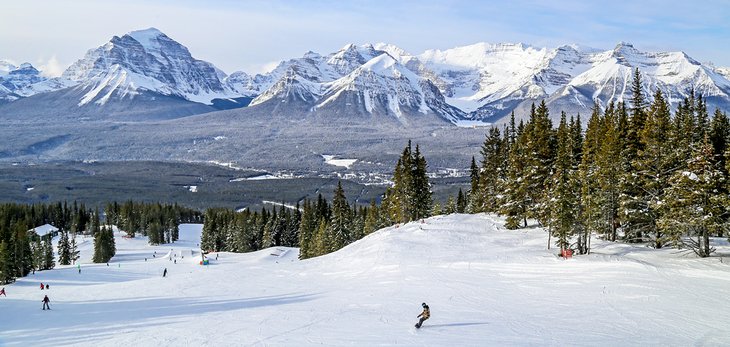 Stunning scenery at Lake Louise Ski Resort