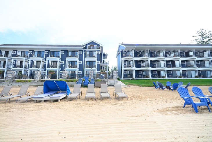 Photo Source: Pointes North Beachfront Resort Hotel