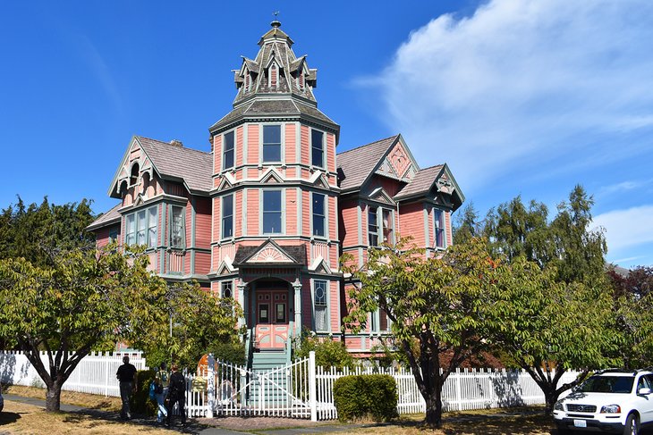 The Starrett House