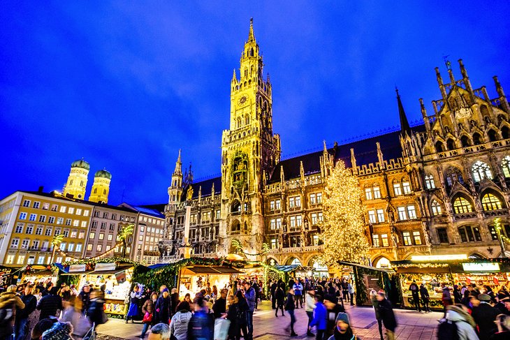 Christmas market in Munich's Marienplatz