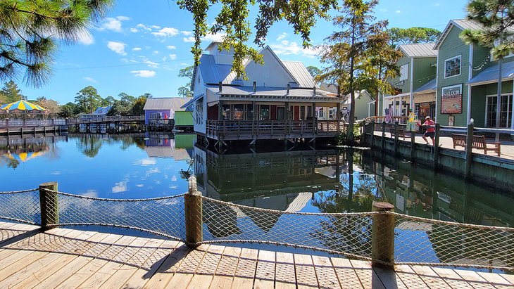 Walkway at Village of Baytowne Wharf