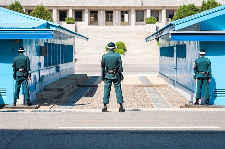 DMZ (DeMilitarized Zone)